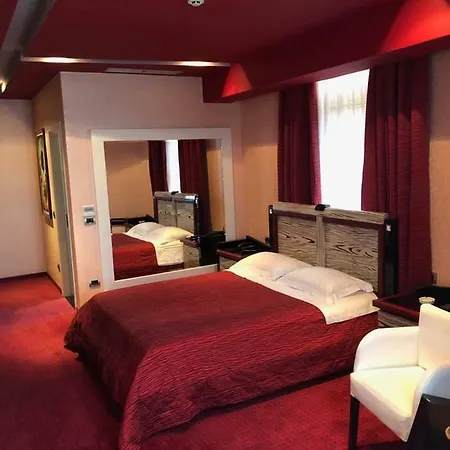 Hotel Grand Petrol Fier