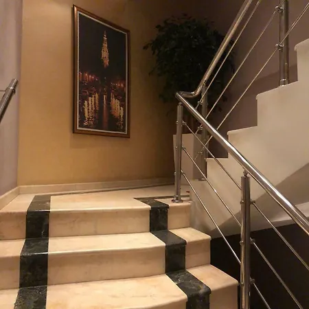 Hotel Grand Petrol