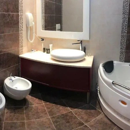 Grand Petrol 4*